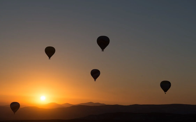 hot-air-ballooning-balloon-cappadocia-dawn-50674